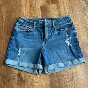Universal Thread Mid Rise Boyfriend shorts